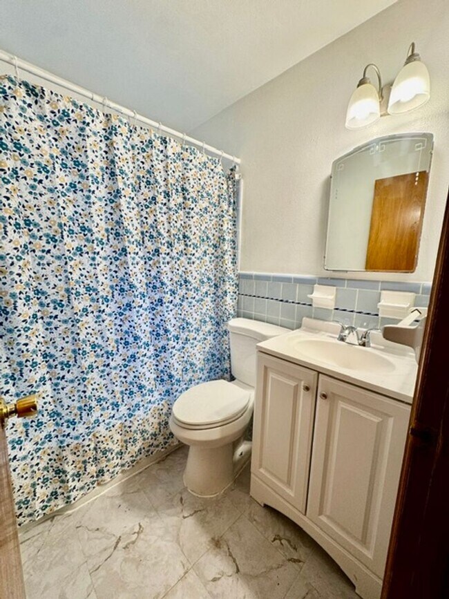 Building Photo - Beautiful 3BD/1BA in St. Louis, MO