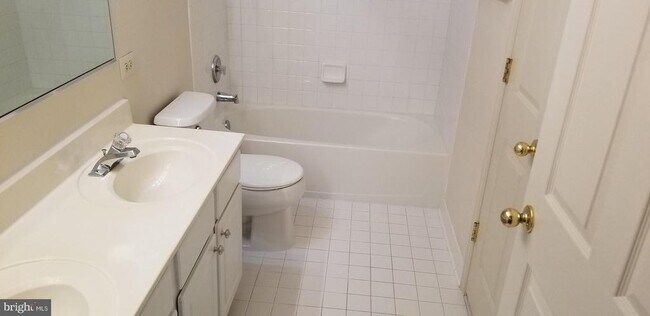 Building Photo - 464 Winding Rose Dr