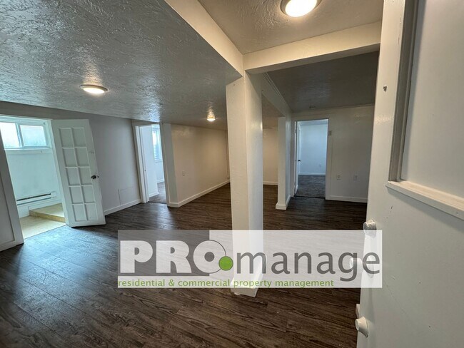 Building Photo - 690 I St