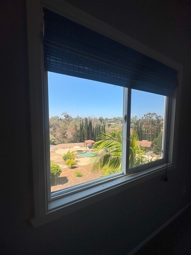 Building Photo - Spacious 4-Bedroom Home on Expansive Lot i...