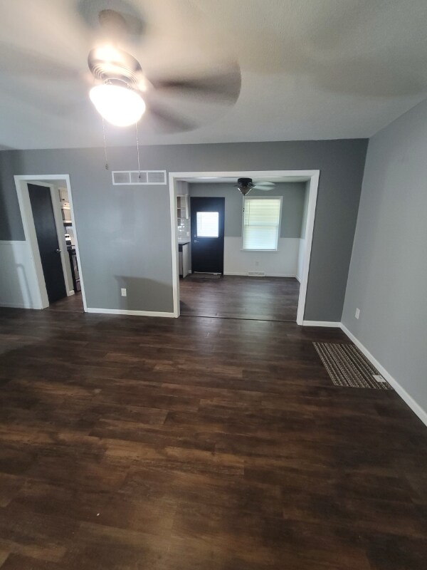 Building Photo - 1633 N Rogers St