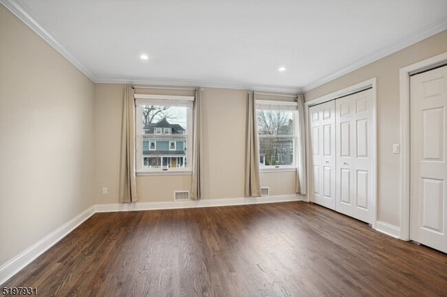 Building Photo - 25 Ruthven Pl