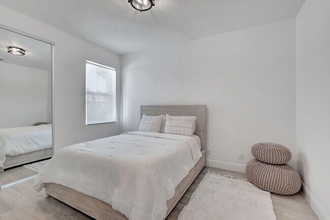 Building Photo - 15760 Italian Cypress Wy