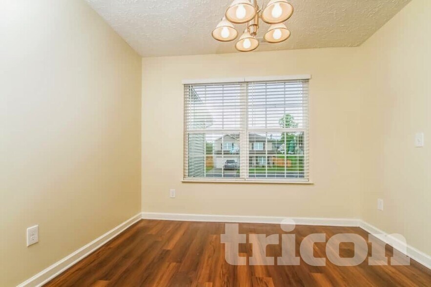 Building Photo - 1020 Niagra Way