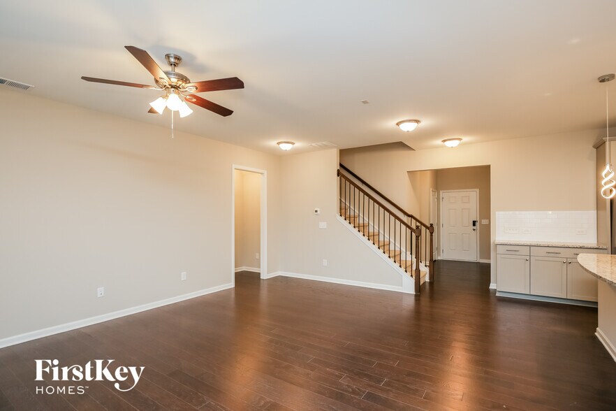 Building Photo - 6040 Wheeler Ridge Rd