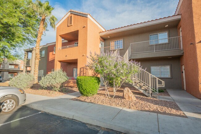 Building Photo - Like-New 2BR/2BA Condo in Gated Manzanita Community – Vaulted Ceilings & Fireplace!