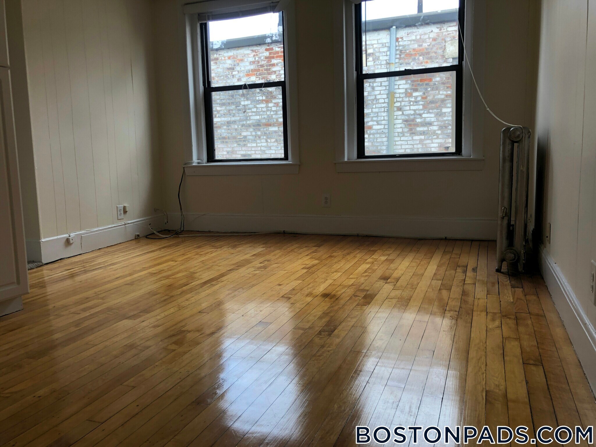 Building Photo - 437 Cambridge St