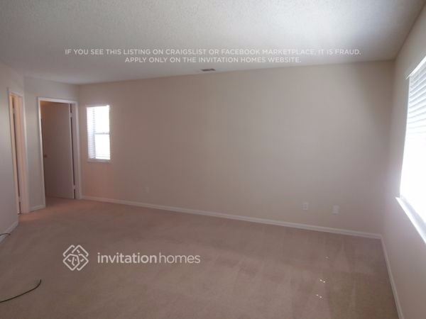 Building Photo - 1009 Murre Way