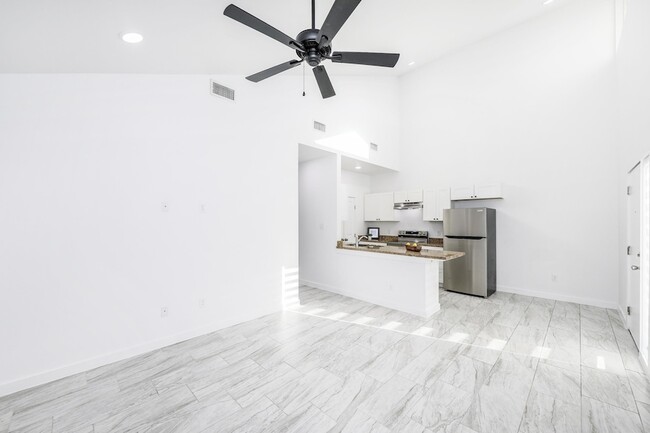 Building Photo - 3911 Casa Blanca Lake Rd