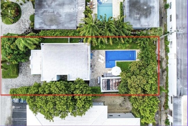 Building Photo - 414 NE 7th Ave