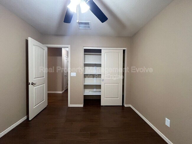 Building Photo - 12022 W Morning Dove Dr