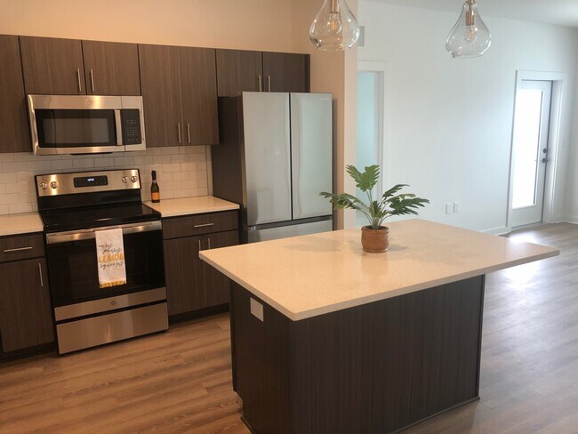 ALL NEW appliances! - 1540 Lebanon Pike