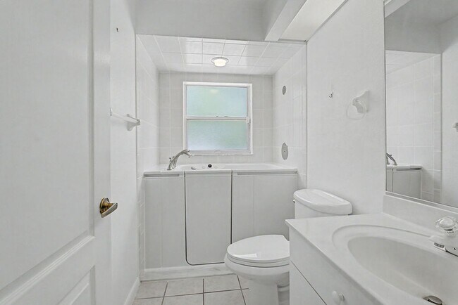 Building Photo - 20811 SW 81st Loop