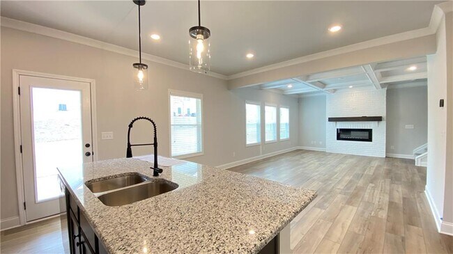 Building Photo - 4591 Silver Oak Dr SW