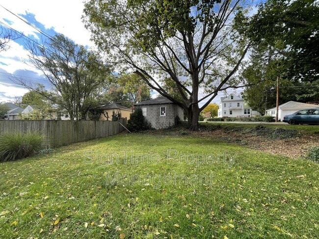 Building Photo - 825 Hamilton Blvd