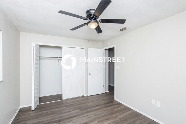 Building Photo - 3 Bedroom Pet-Friendly Home in MERRITT ISLAND, FL with Main Street Renewal