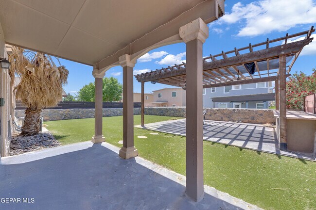 Building Photo - 14378 N Cave Dr
