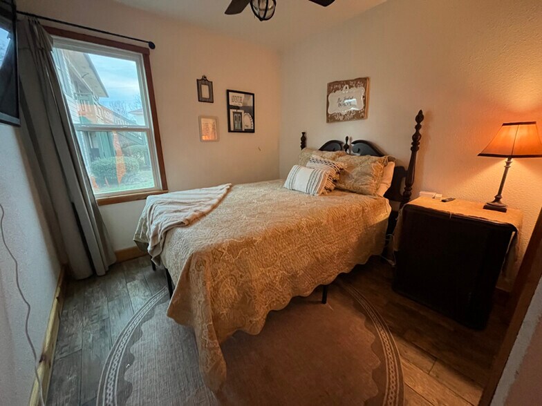 Building Photo - 12102 Carriage Ct SE