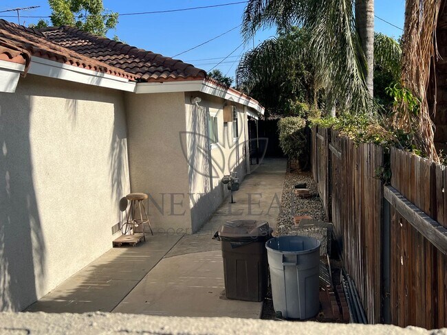 Building Photo - 22641 De Soto St