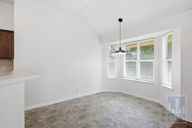 Building Photo - 1006 Buttercup Ct