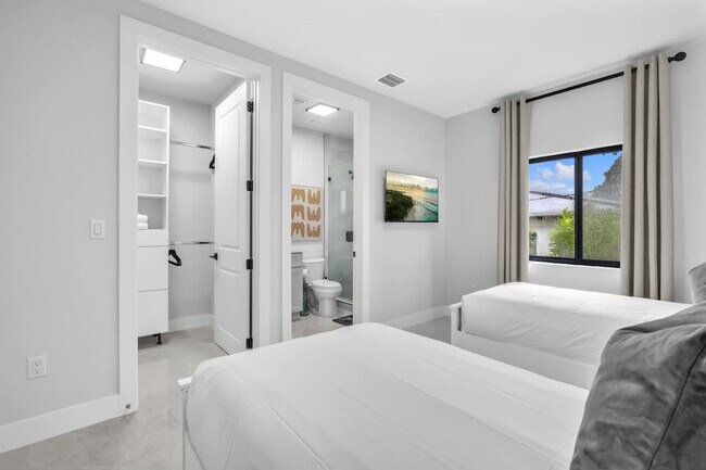 Building Photo - 2951 NW 13th St