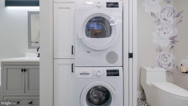 Building Photo - 444 N 4th St