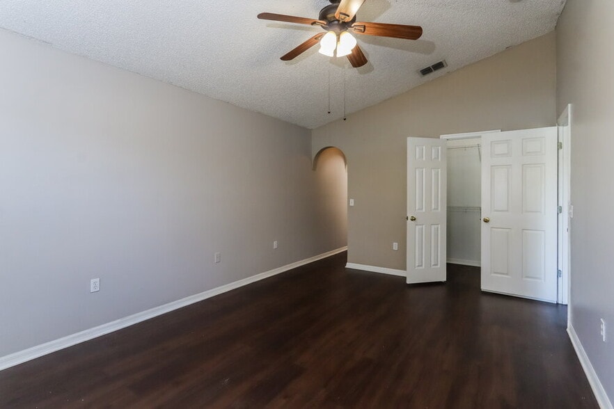 Building Photo - 31735 Loch Aline Dr