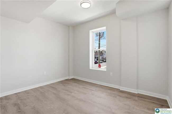 Building Photo - 1425 W Gordon St