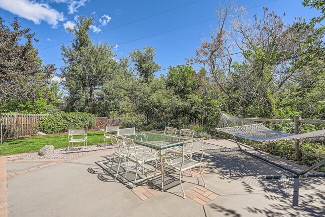 Building Photo - 860 Willowbrook Rd
