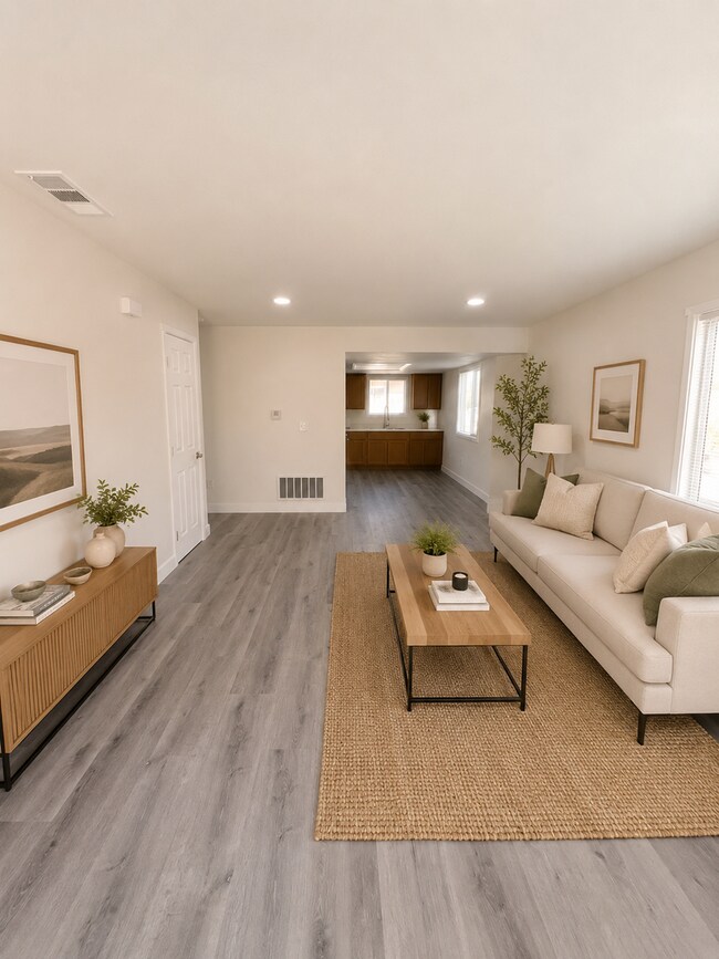 Building Photo - 148 E Amador St