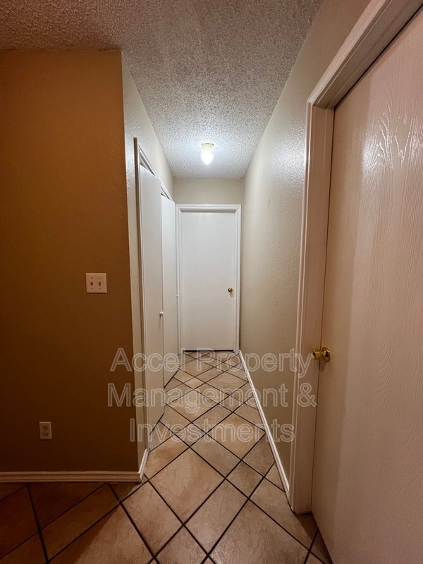 Building Photo - 3808 Bluebird Ave