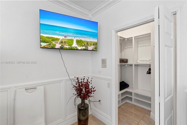 Building Photo - 16601 SW 87th Ct