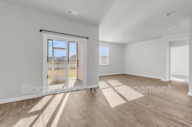 Building Photo - 507 Sybilwood Ln