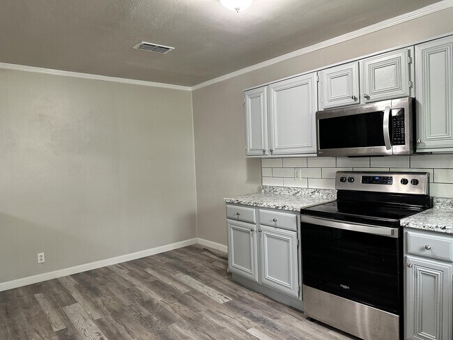 Building Photo - 1409 Wolfe City Dr