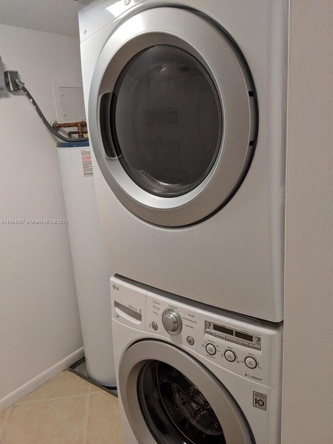 Building Photo - 2070 Homewood Blvd