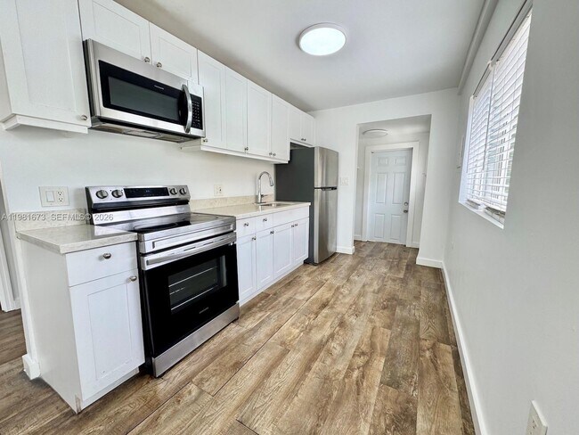 Building Photo - 929 SW 12th Ave