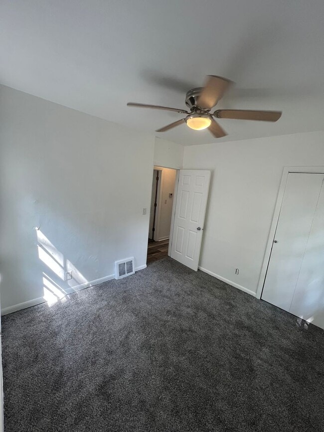 Building Photo - 210 N Lincoln Ave