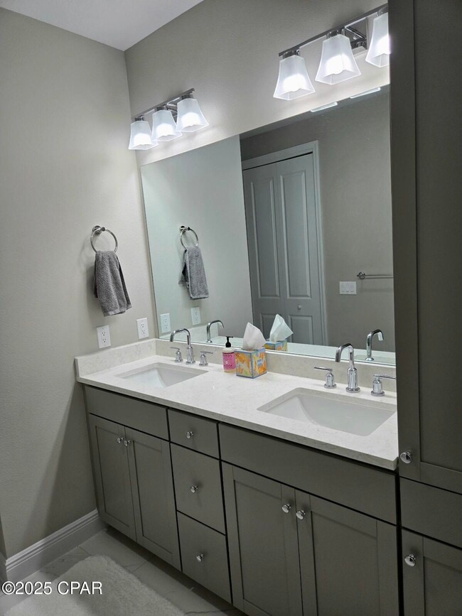 Building Photo - 8645 Weekend Dr