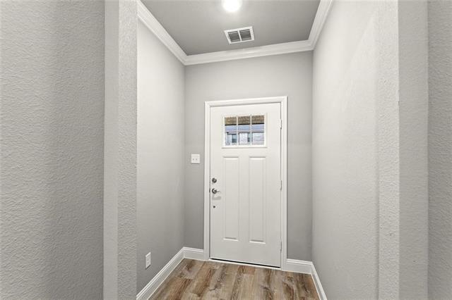 Building Photo - 304 Community Dr