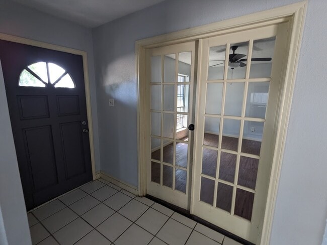 Building Photo - 7003 Livery Ln