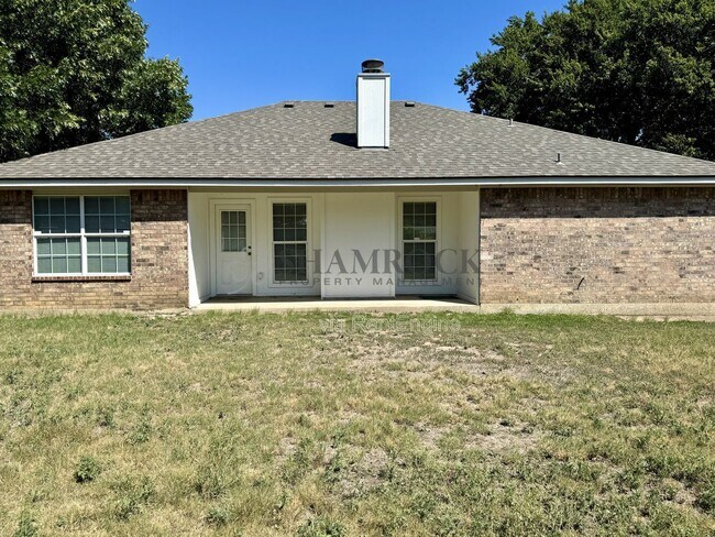 Building Photo - 116 Lindenwood Ln W