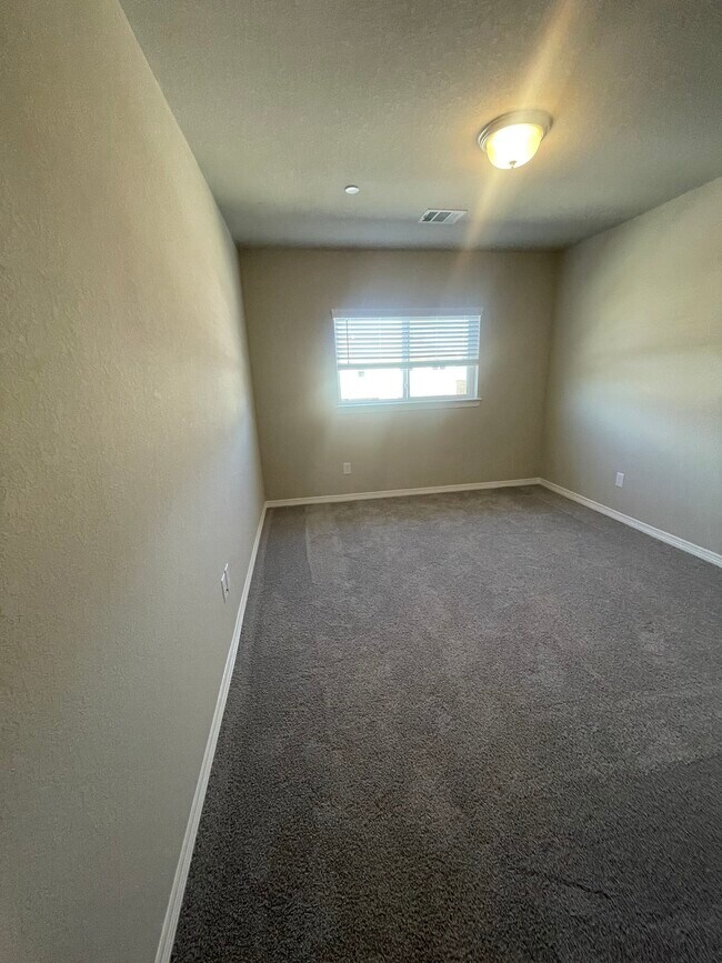 Building Photo - 8024 Scanlan Trl