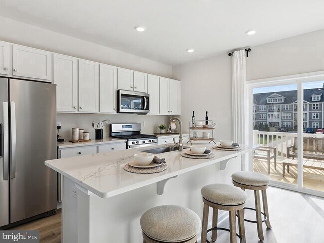 Building Photo - 216 Macoun Way