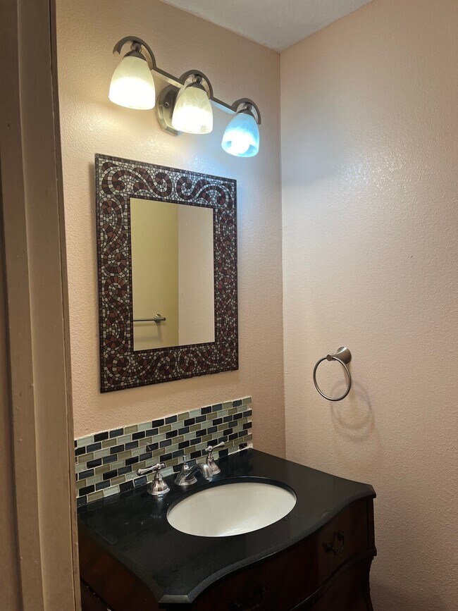 Building Photo - 767 Woodland Rd