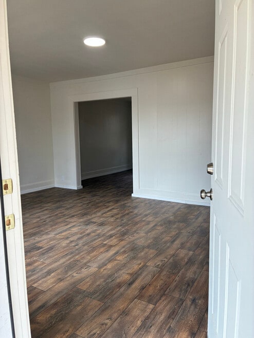 Building Photo - 626 W Trotter St