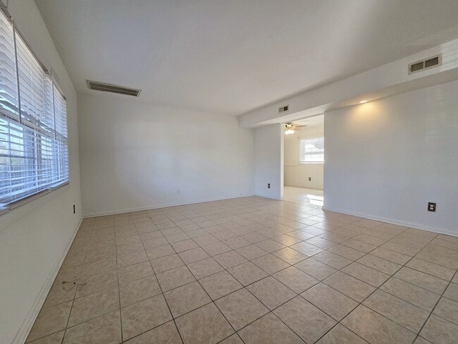 Building Photo - Traditional 4 bedroom cape in Staples Mill and Libbie Road corridor.