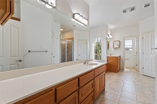 Building Photo - 13700 Madrone Mountain Way