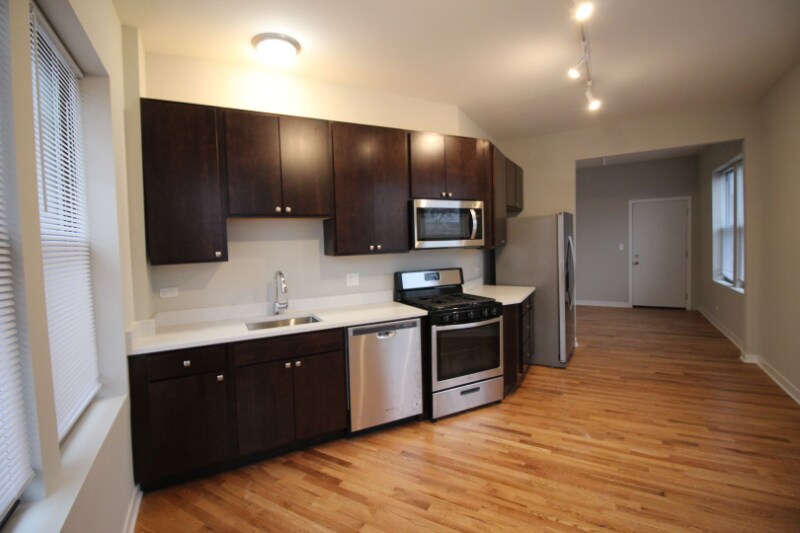 Primary Photo - 4200 N Milwaukee Ave