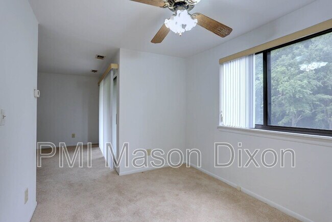 Building Photo - 6043 Majors Ln