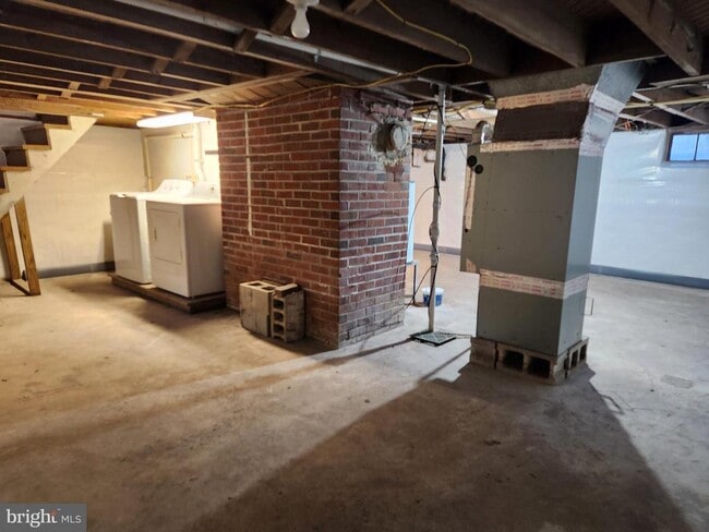 Building Photo - 114 N Pine St